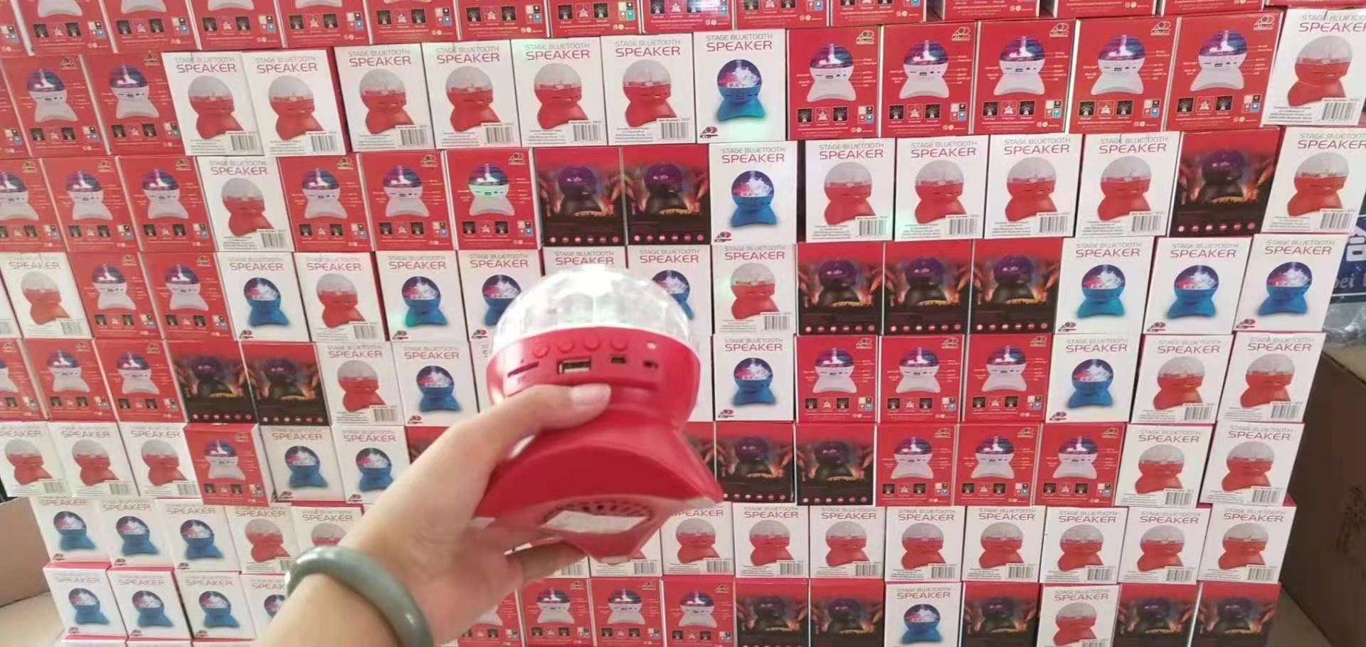 七彩灯蓝牙音箱 户外广场舞音响 炫彩迷你插卡音箱 爆闪水晶魔球详情图8