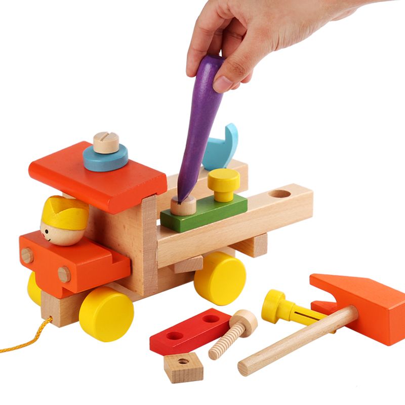 The seven-color nut car toy is rich in color and highly entertaining. It can exercise babies' unlocking ability, matching game, visual ability, logical thinking ability, and early education enlightenment training. It is a parent-child game Application Scenario