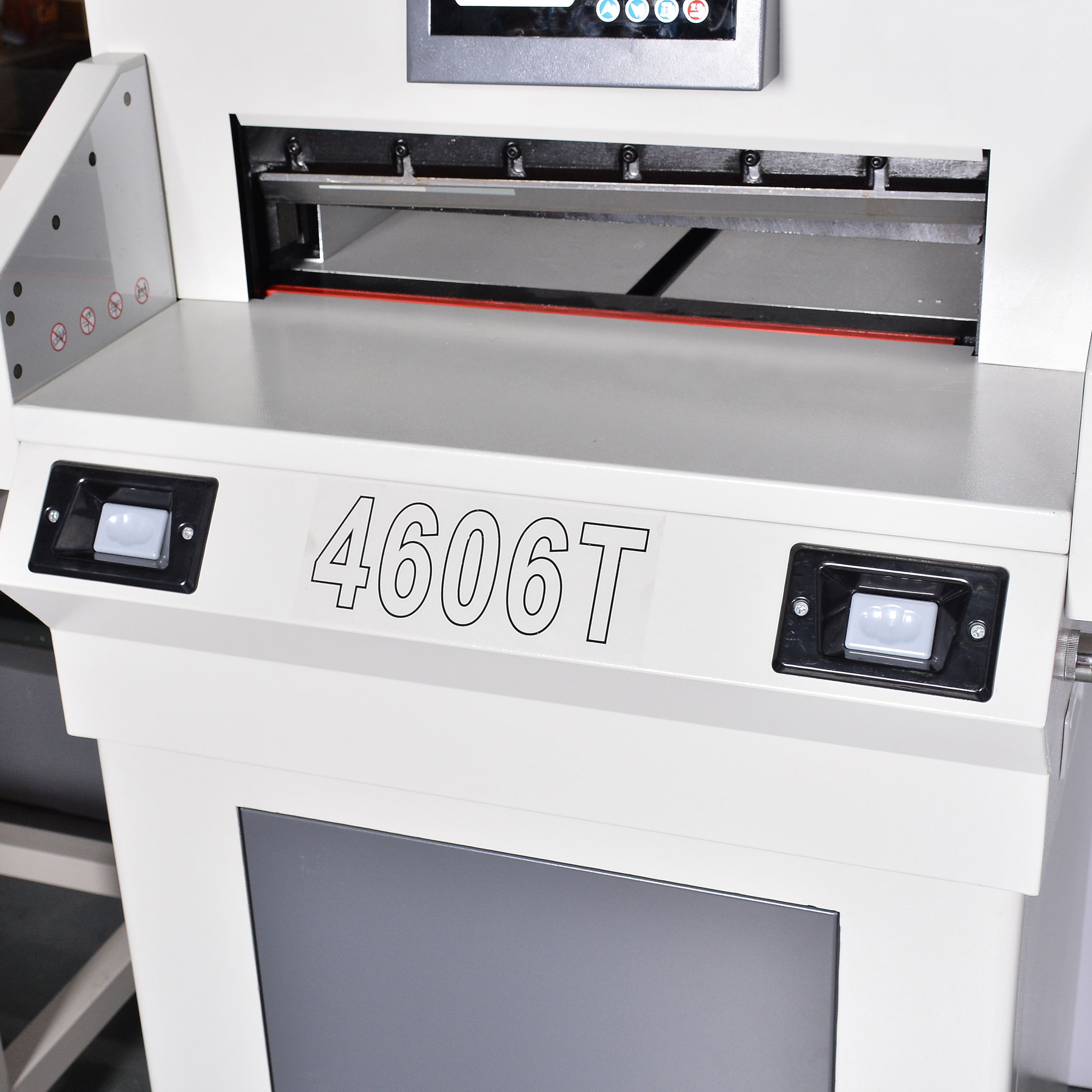 4606 type electric programmable paper cutting machine, heavy-duty computer programmable paper cutting machine, CNC paper cutting machine, fully automatic paper cutting machine Specification image