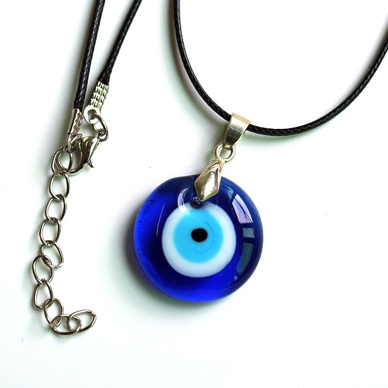Siyao Accessories Factory wholesals Devil's Eye Turkish blue eye glass pendant necklaces, cross-border accessories, simple wax thread necklaces, and pendant accessories in multiple specifications ranging from 30mm to 35mm. We accept orders Application Scenario