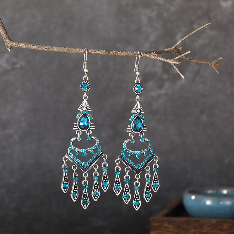 Fashionable, stylish and versatile Chinese ancient-style earrings 66 Ya Xin are on sale Application Scenario