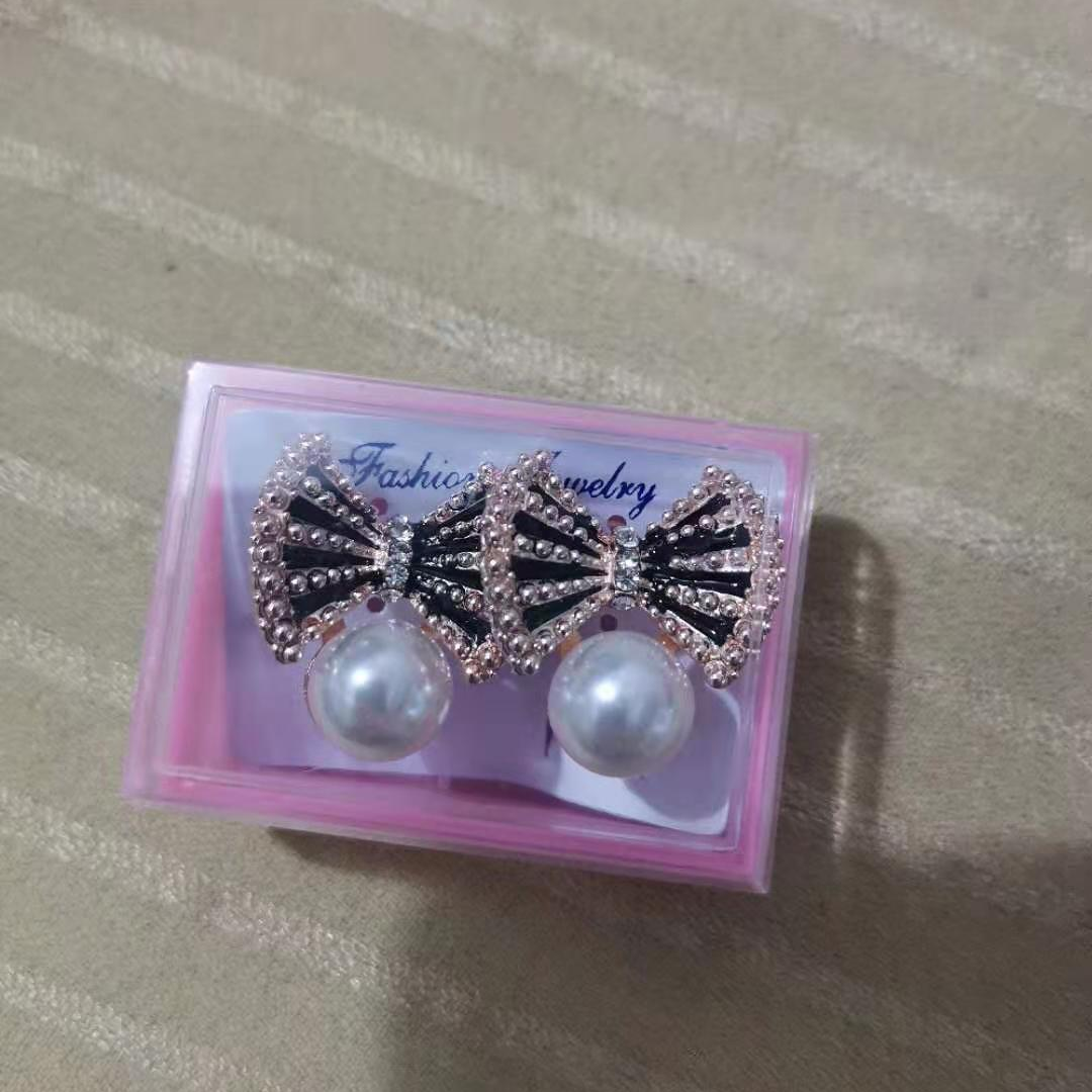 The 66 elegant new ear buckles, a bestseller in foreign trade, are versatile, stylish and fashionable