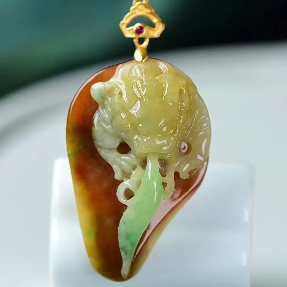 特色巧雕A货翡翠雕刻龙头锁骨坠 立体雕刻 霸气十足 细润油润料