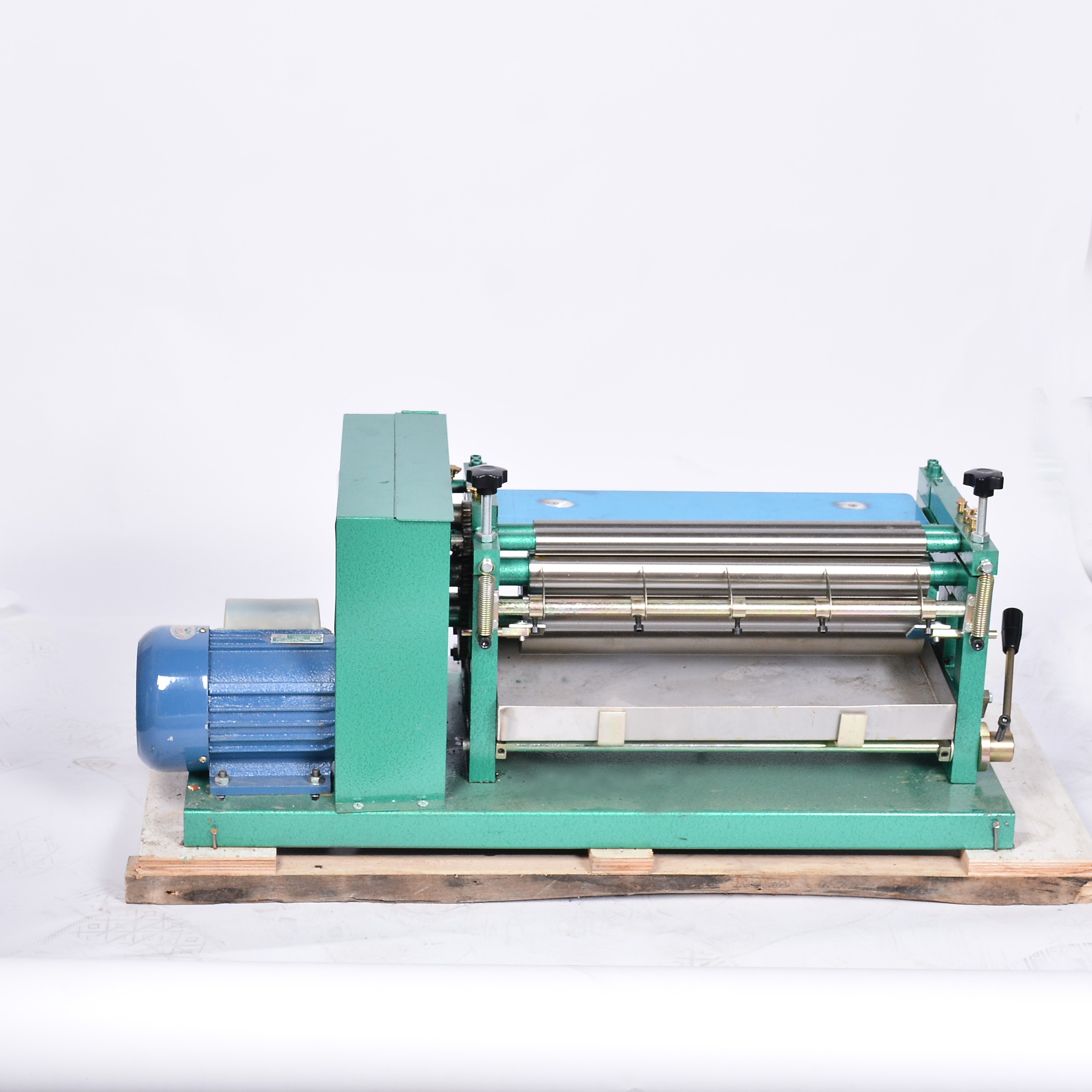 The purchase of the 380-type glue machine, gluing machine, brushing machine, water glue machine, white glue machine, surface paper, and glue application modification is a commercial trade activity pic 1