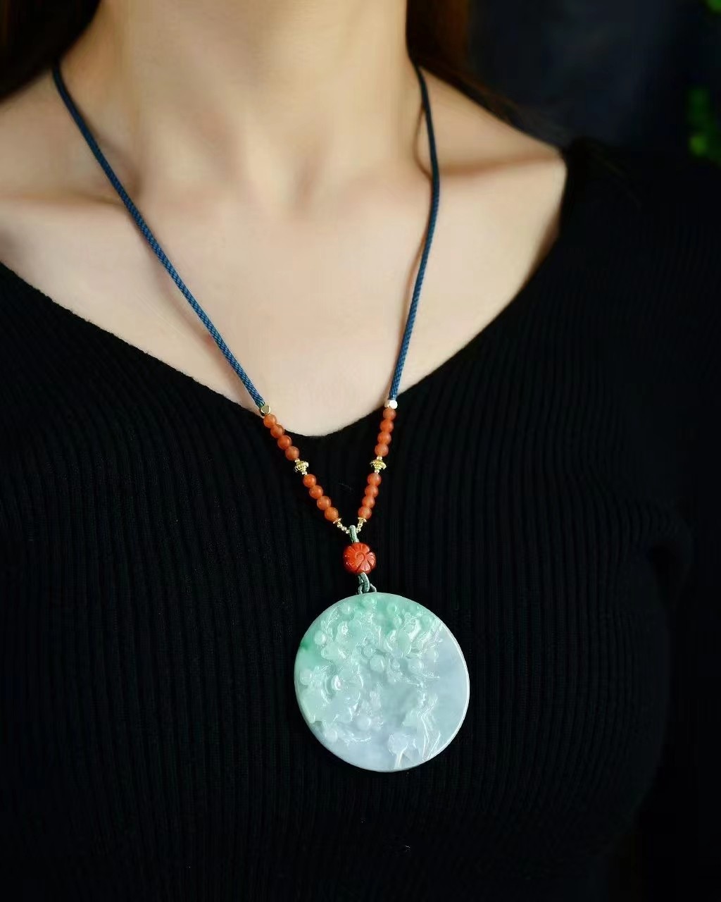 天然A货翡翠飘绿一路有你 精美雕刻 有种有色 用料细腻详情图2