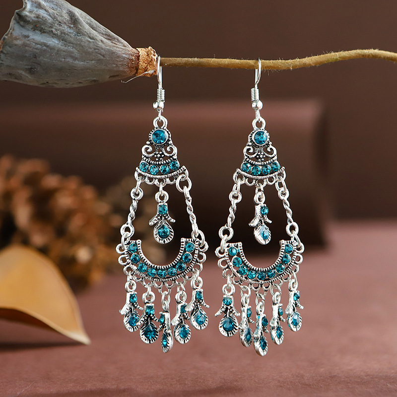 Chinese-style earrings are versatile, simple, fashionable and stylish for ladies. 66 Ya Xin
