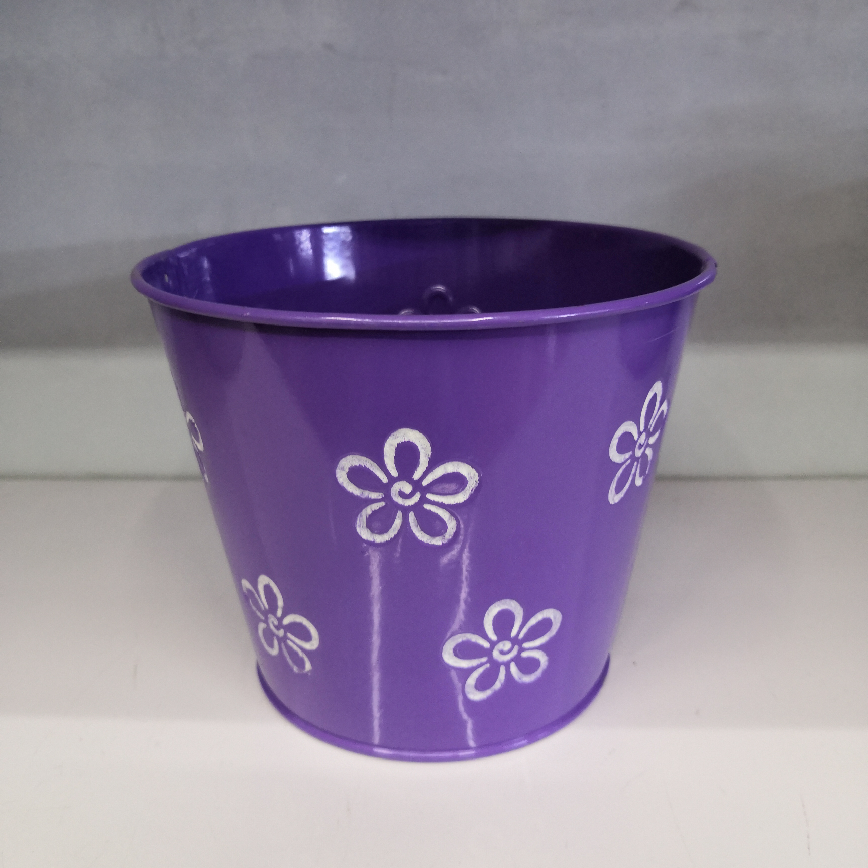 抹色花朵圆盆紫