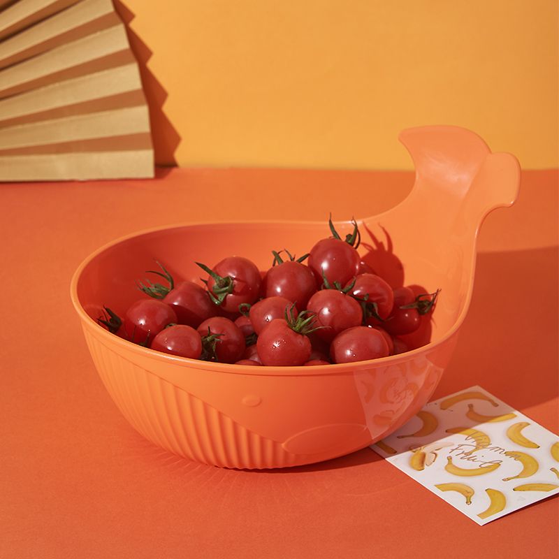 Wholesale plastic creative whale fruit plates, living room and home draining storage plates, sugar-free dried fruit plates in stock Application Scenario