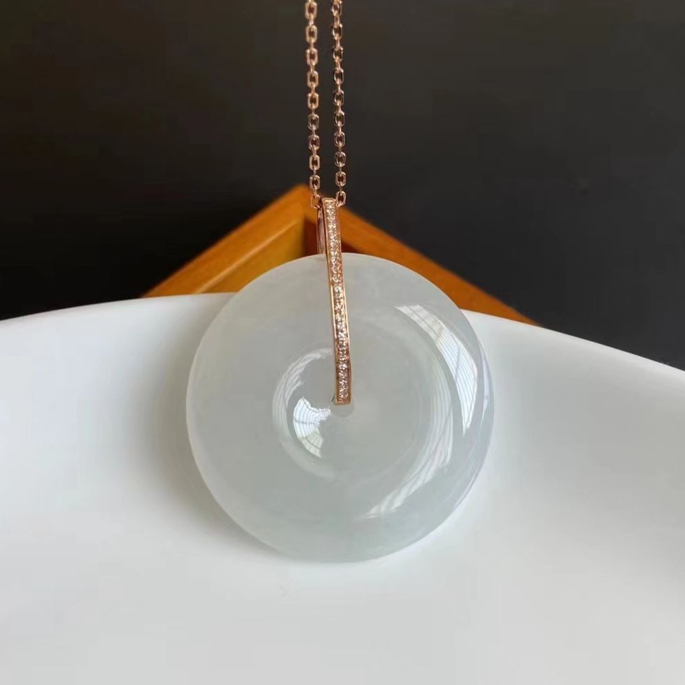 翡翠A货平安扣 冰种起光 质地细腻 润资透亮 精致饱满 18k金镶嵌