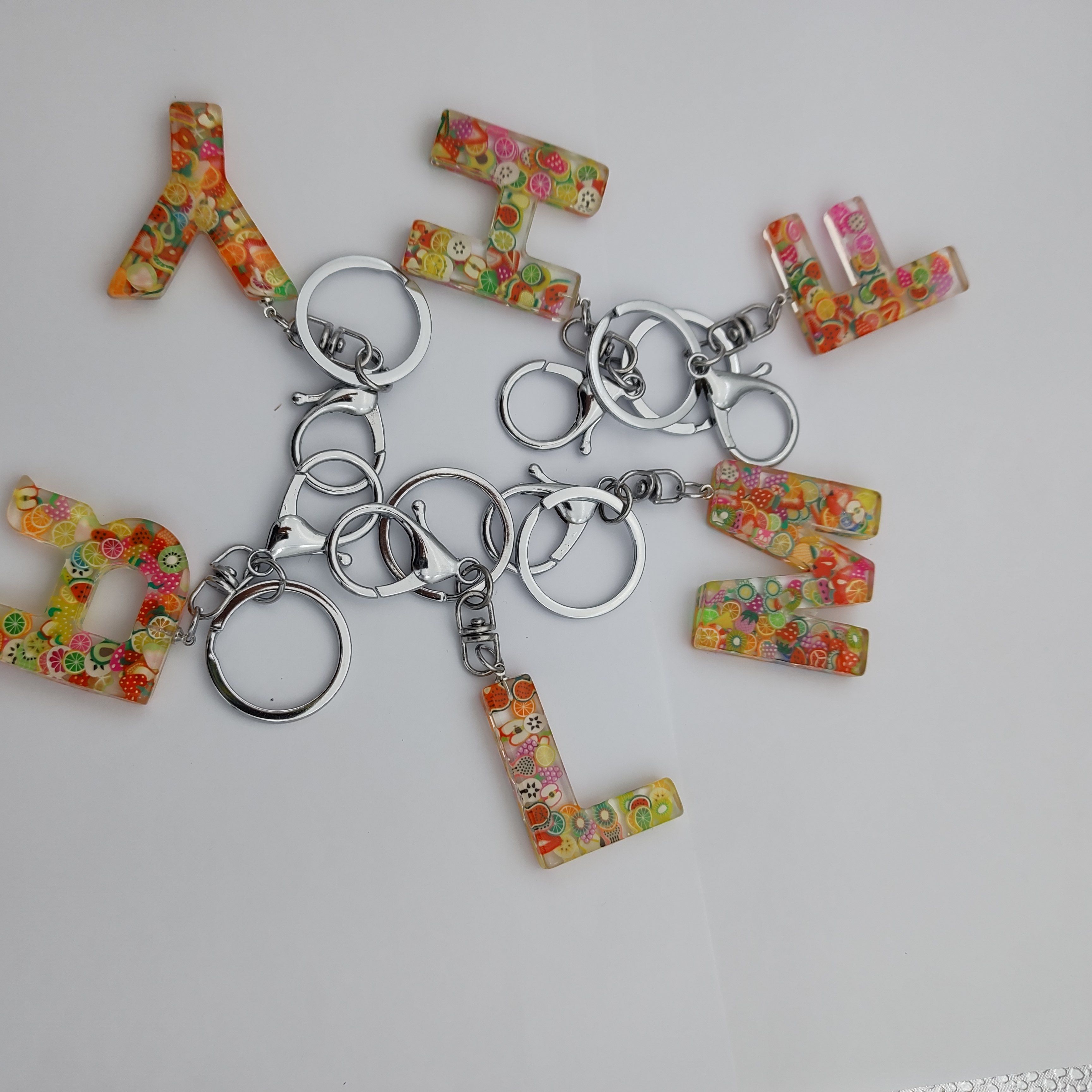 Letter keychain, Amazon cross-border bestseller, fruit slice crystal resin, creative keychain, letter resin customization details Picture