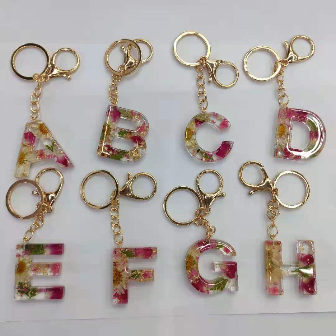 字母钥匙扣亚马逊跨境爆款多种真花水晶滴胶创意钥匙扣字母树脂定制
