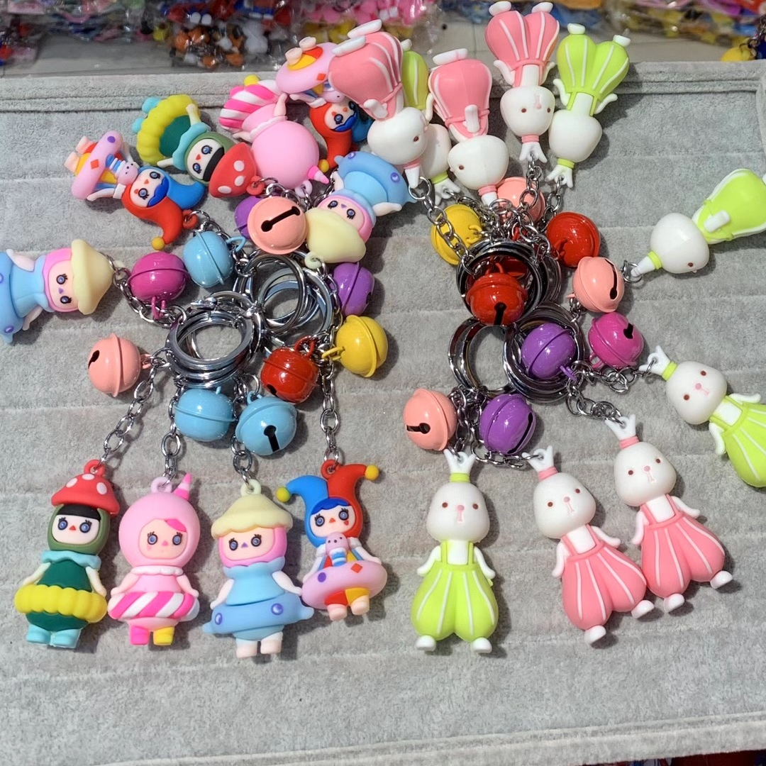 A series of three-dimensional three-piece sets plus a series of keychain pendants mixed 13