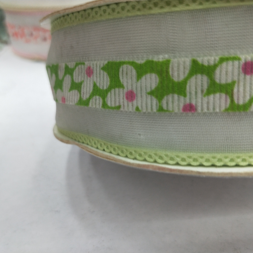 2.5CM yarn belt middle green flower DIY production 2.5cm8 ribbon special lace polyester thread grey bright red printing English alphabet printing five-pointed star screen printing heat transfer digital printing flower thumbnail