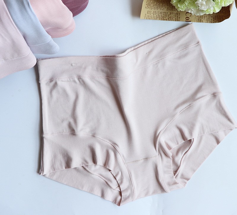 Large Size Breathable Mid-Waist Briefs Women Solid Color Simple Fiber Underwear Women Factory Direct Sales Application Scenario