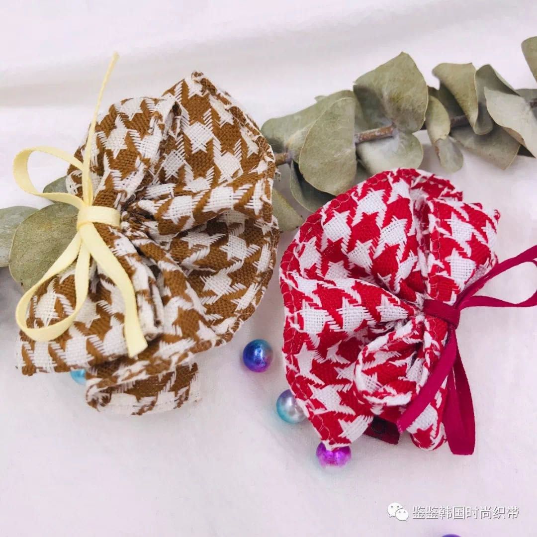 T581- Jianjian Fashion Clothing Accessories Thousand Bird Check Application Scenario