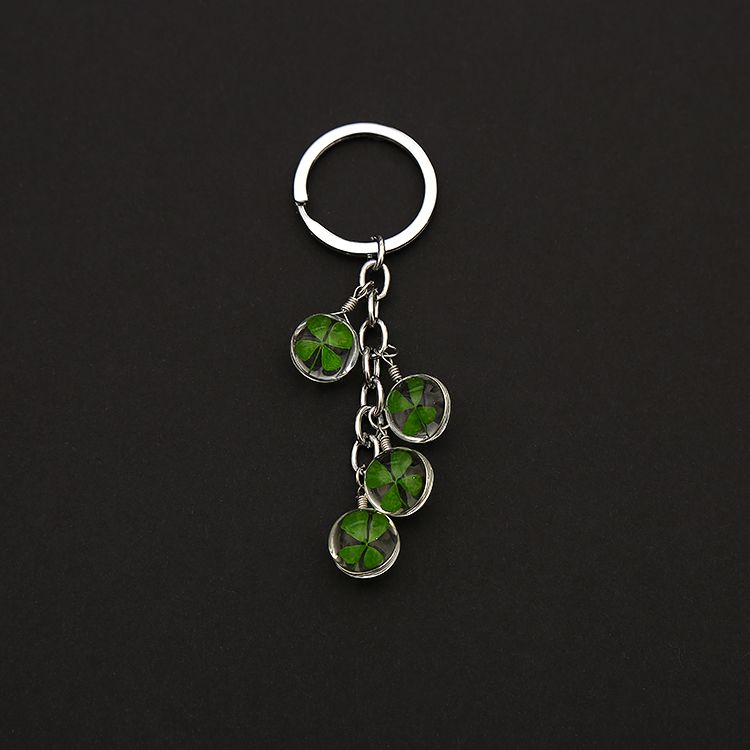 Four-section dried flower keychains, a popular DIY product, are sold directly by the manufacturer and are irresistibly charming Application Scenario