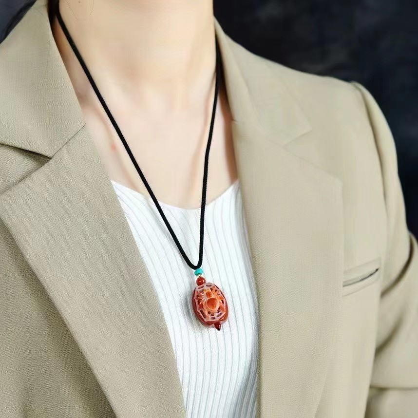 爆款 天眼玛瑙蜘蛛吊坠 纯手工镂空雕刻 工艺精湛 单珠尺寸29*23*23mm详情图1