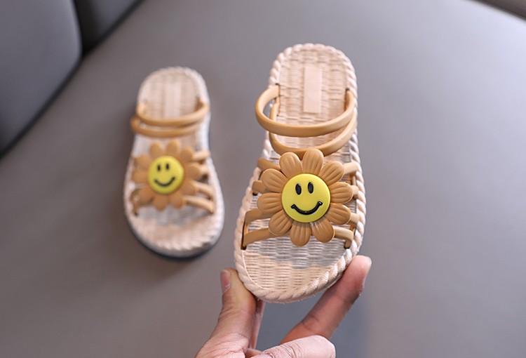 Girls Cute Slippers Indoor Four Seasons Children's Flip-Flops Female Summer Children Home Bath Non-Slip Soft Bottom Princess Wear Outside Item Picture