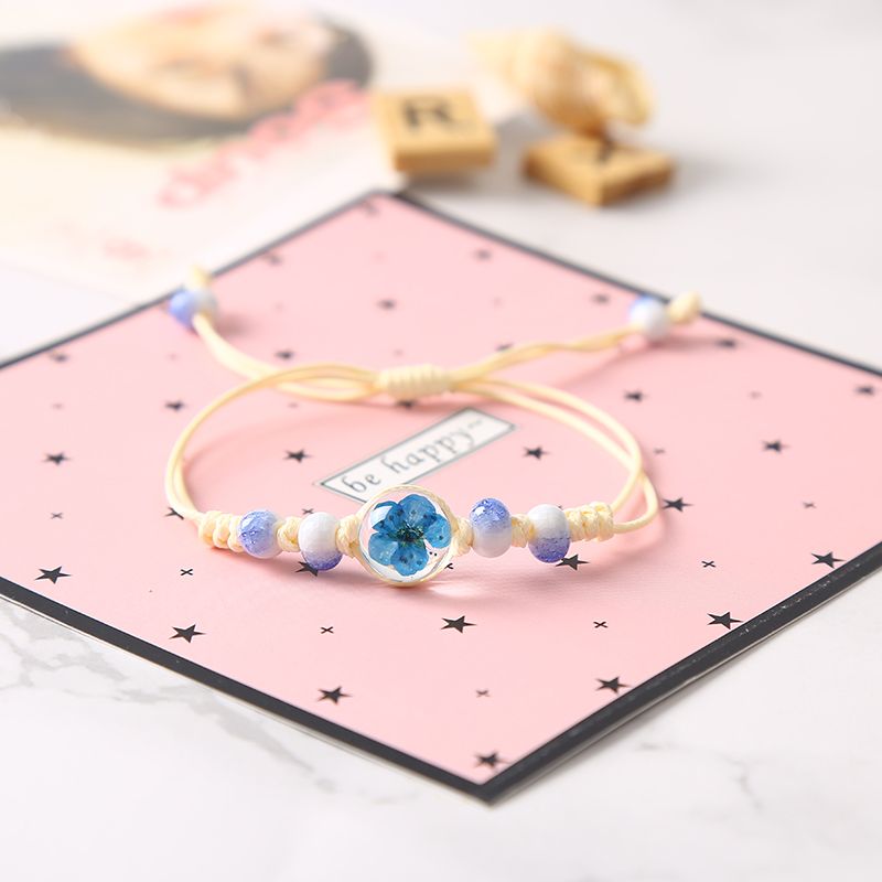 A single genuine dried flower bracelet