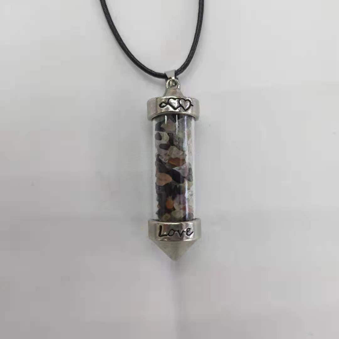 New cross-border foreign trade accessory necklace, natural rose crystal crushed stone wishing bottle, hanging necklace for men and women Application Scenario