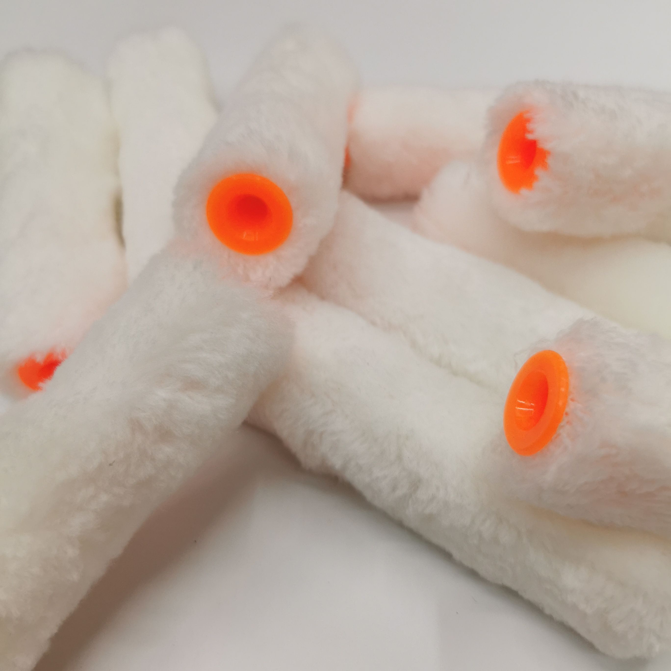 The 4-inch small bristle brush for the paint roller can be customized in style details Picture