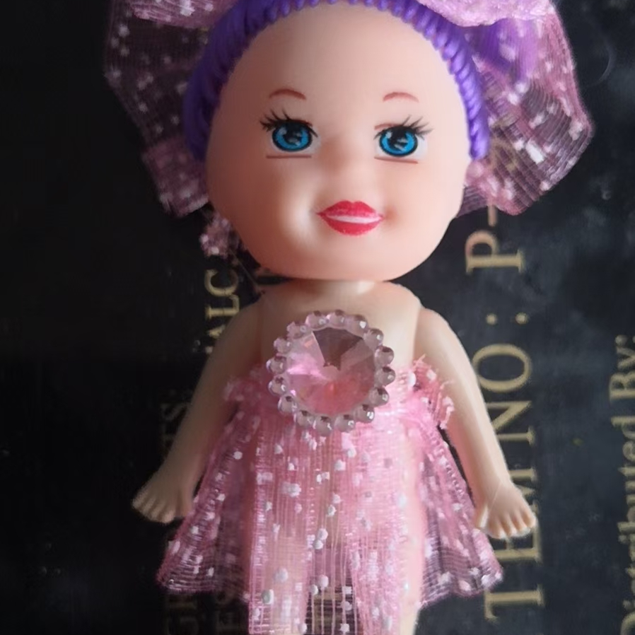 Little girl doll series keychain mix 1