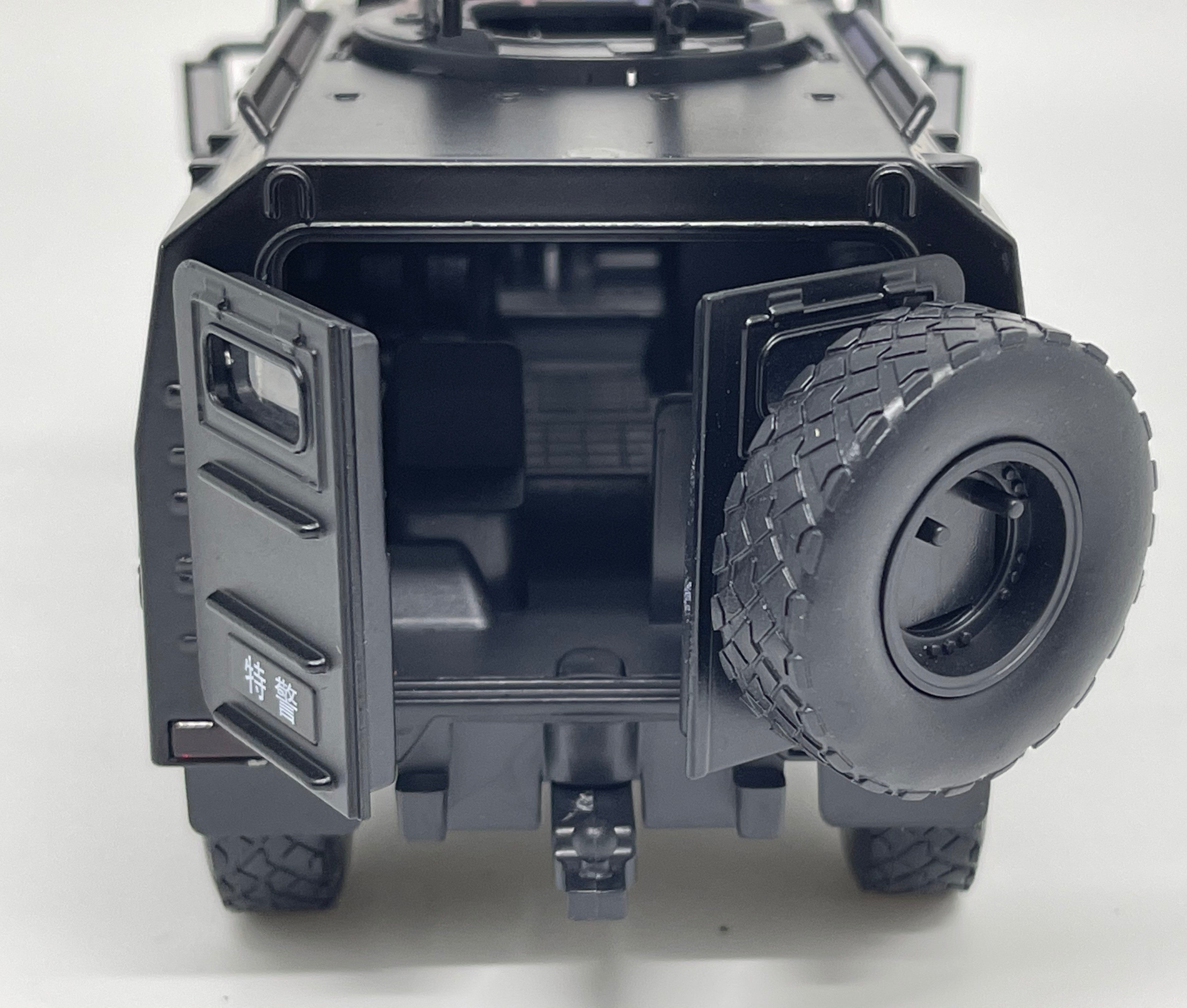 Alloy model toy tiger-shaped police car with sound and light rebound door opening detail image 3