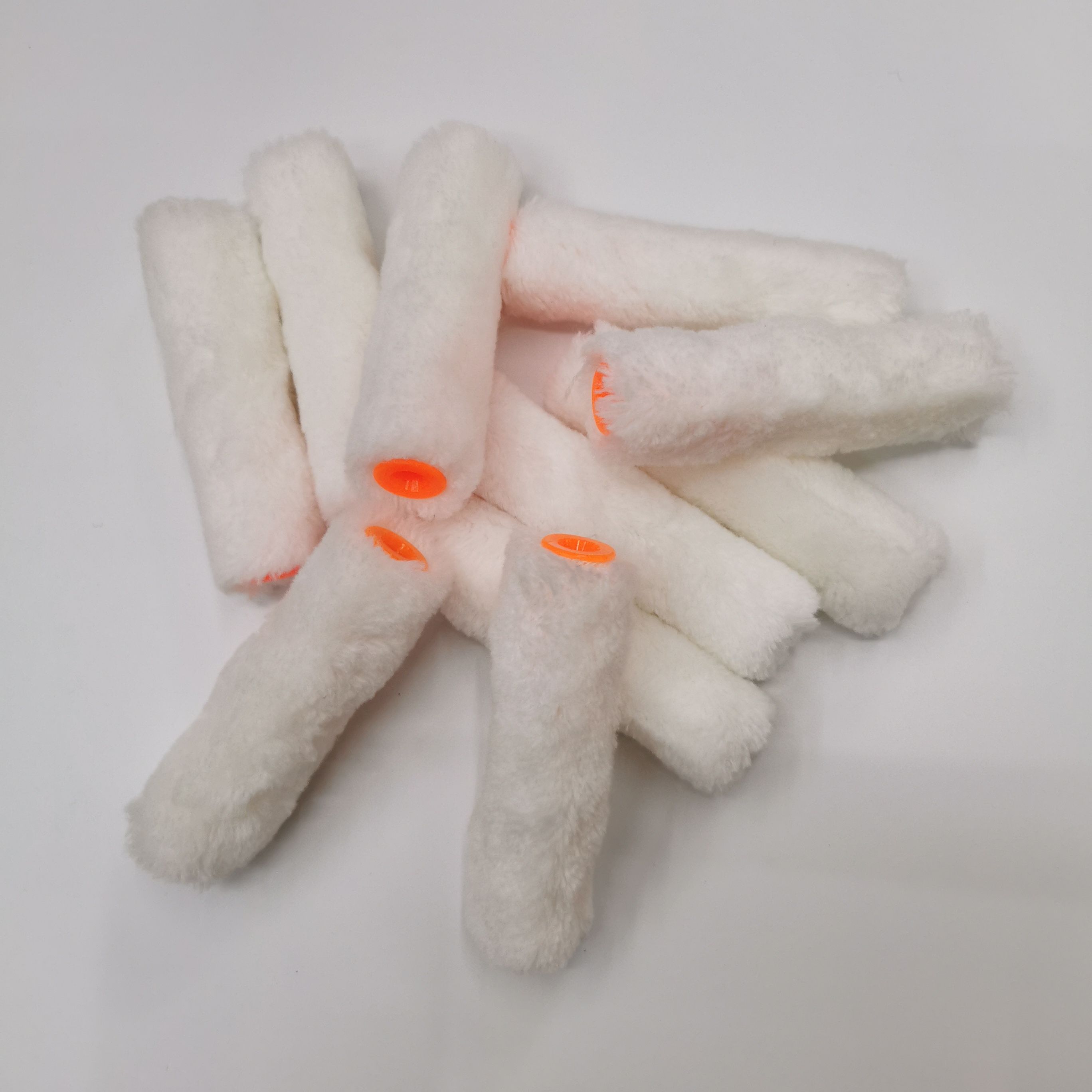 The 4-inch small bristle brush for the paint roller can be customized in style