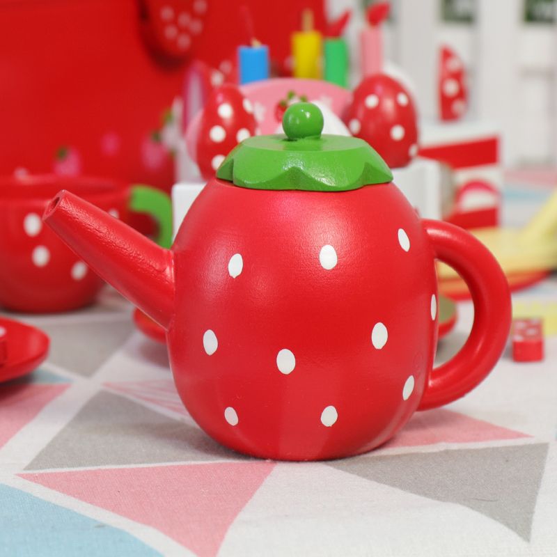 The wooden toys that simulate house and the red cake are highly entertaining. They can exercise the baby's hand-eye coordination and visual ability, cultivate logical thinking ability, and exercise parent-child games Item Picture