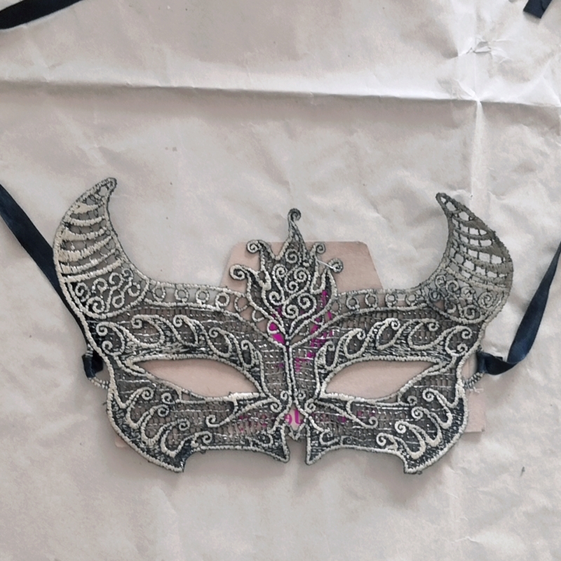 Halloween costume party Lace veil sexy eye mask gold stereotypical mask female adult fake mask bull devil style