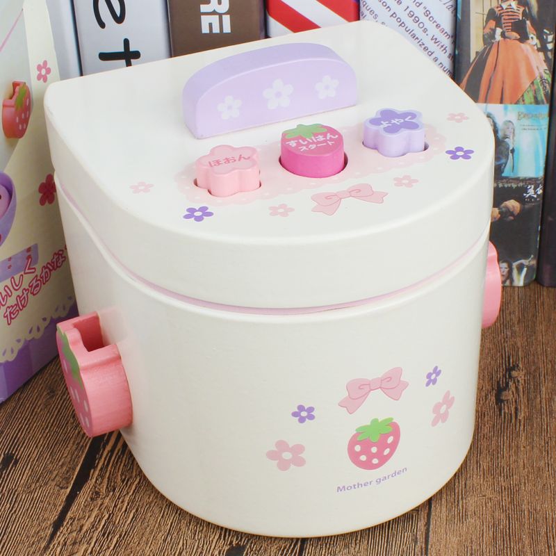 The wooden toys simulate house, and the rice cooker is highly entertaining. It can exercise the baby's hand-eye coordination and visual ability, cultivate logical thinking ability, and exercise parent-child games Application Scenario