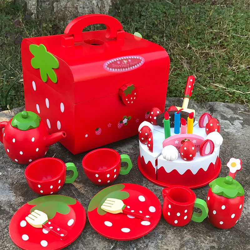 The wooden toys that simulate house and the red cake are highly entertaining. They can exercise the baby's hand-eye coordination and visual ability, cultivate logical thinking ability, and exercise parent-child games