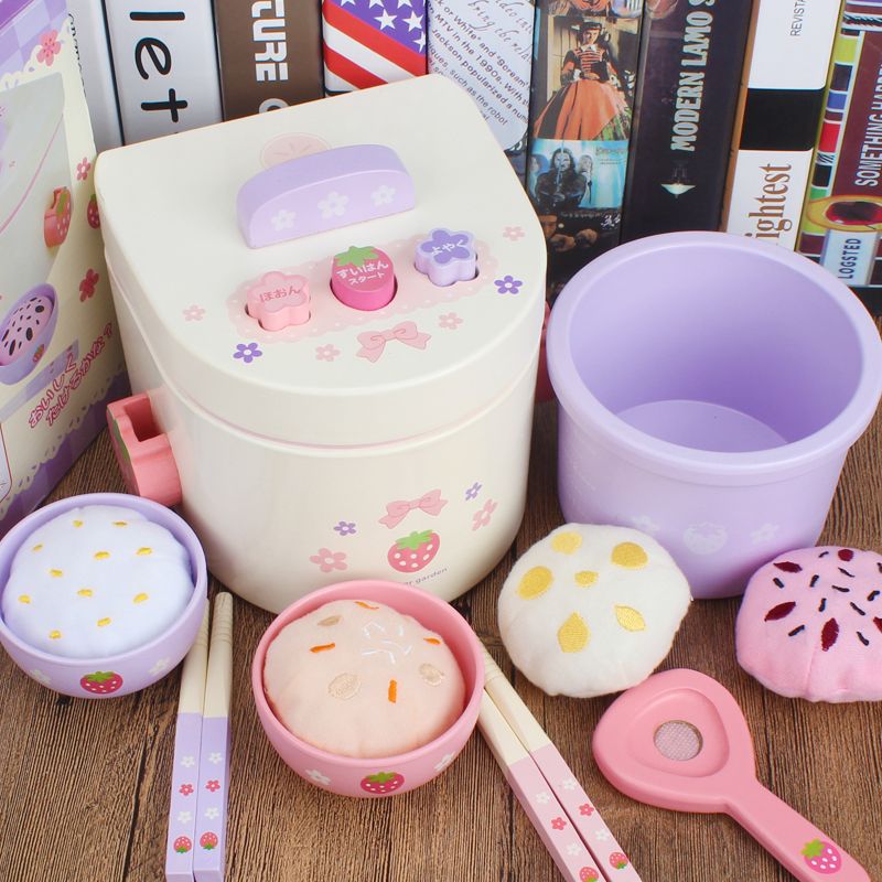 The wooden toys simulate house, and the rice cooker is highly entertaining. It can exercise the baby's hand-eye coordination and visual ability, cultivate logical thinking ability, and exercise parent-child games details Picture