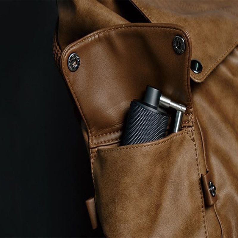 The Chestnut Nano portable folding hand-cranked coffee grinder is a household coffee bean grinder with a central axis positioning, foldable, portable and pocket-fitting stainless steel Nano coffee grinder Application Scenario