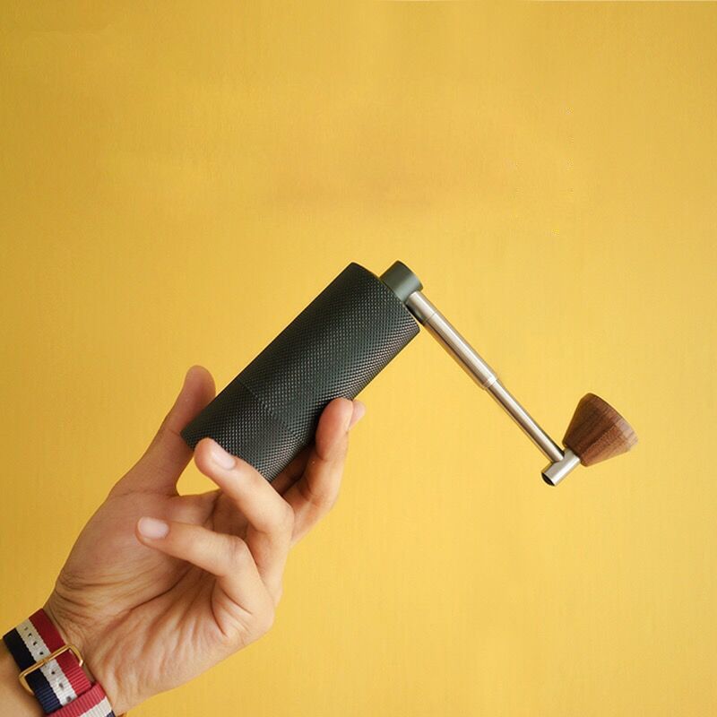 The Chestnut Nano portable folding hand-cranked coffee grinder is a household coffee bean grinder with a central axis positioning, foldable, portable and pocket-fitting stainless steel Nano coffee grinder Specification image