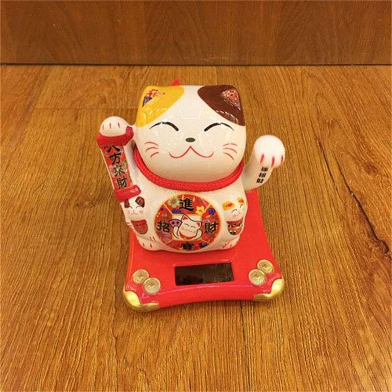 南泰财入车载太阳能摆件