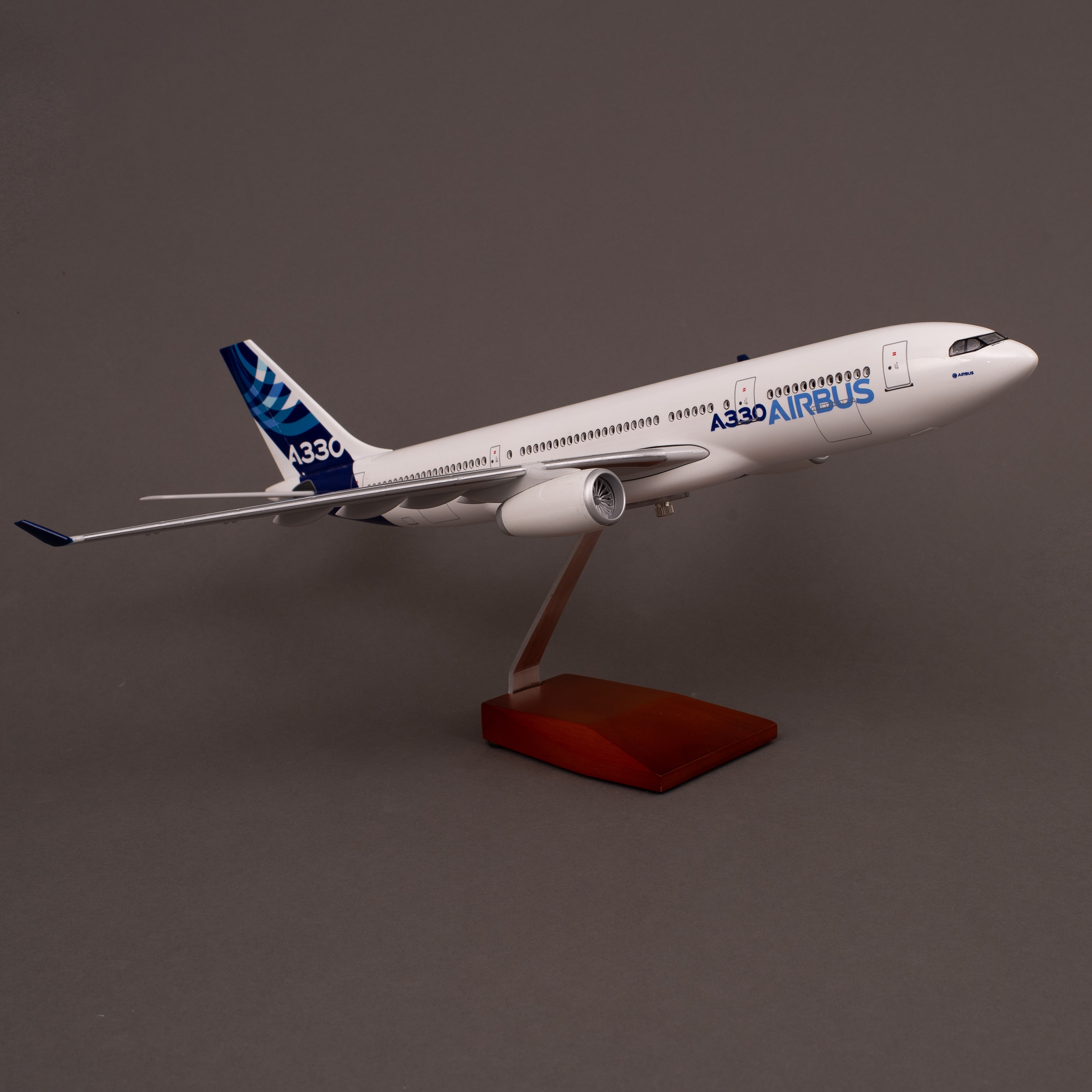 飞机模型（47cm斯里兰卡航空A330飞机模型）仿真飞机模型 ABS合成工程树脂飞机模型  航空 模型 合金模型详情19