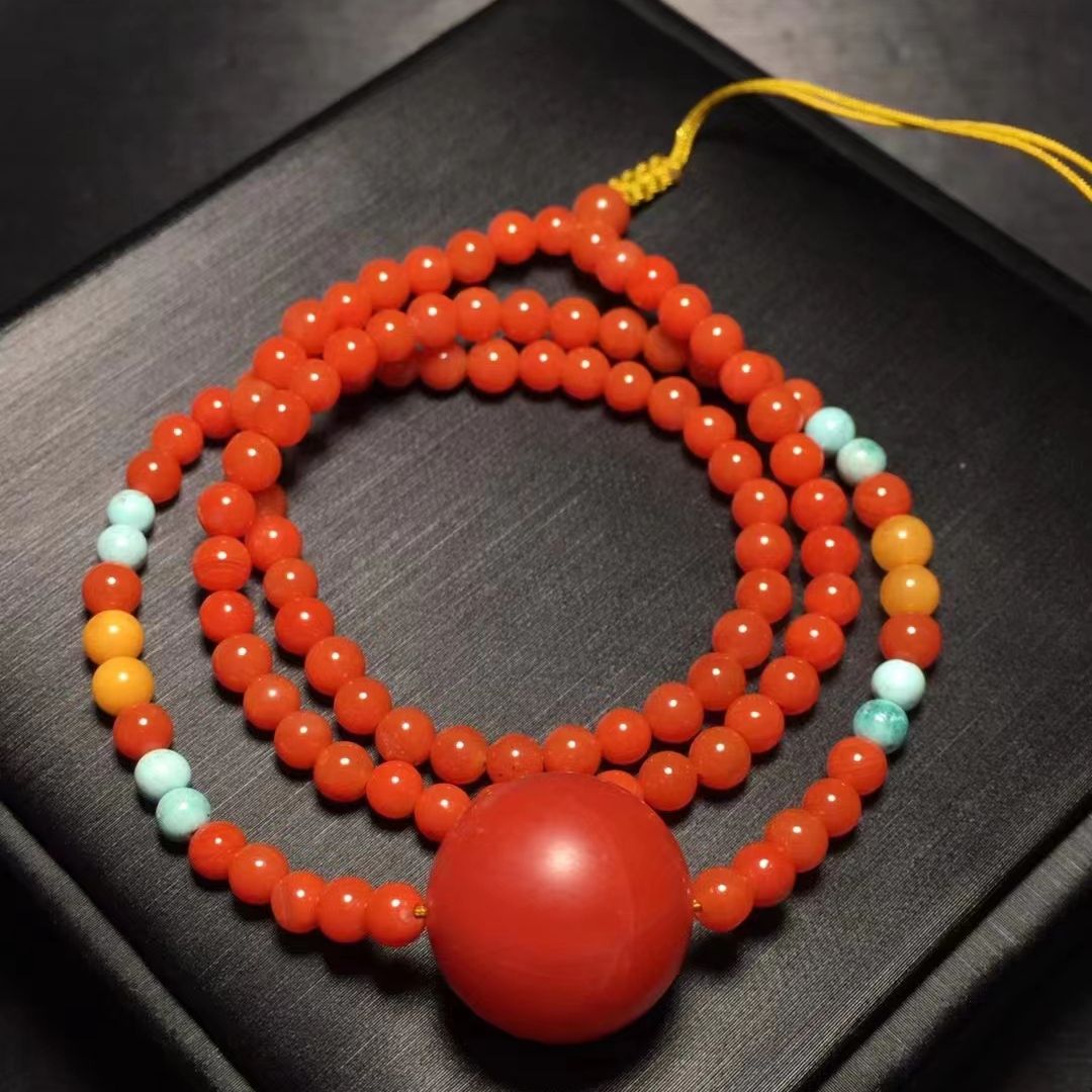 天然保山南红单珠 搭配川料珠链 颜色红润 肉质细腻 送礼首选