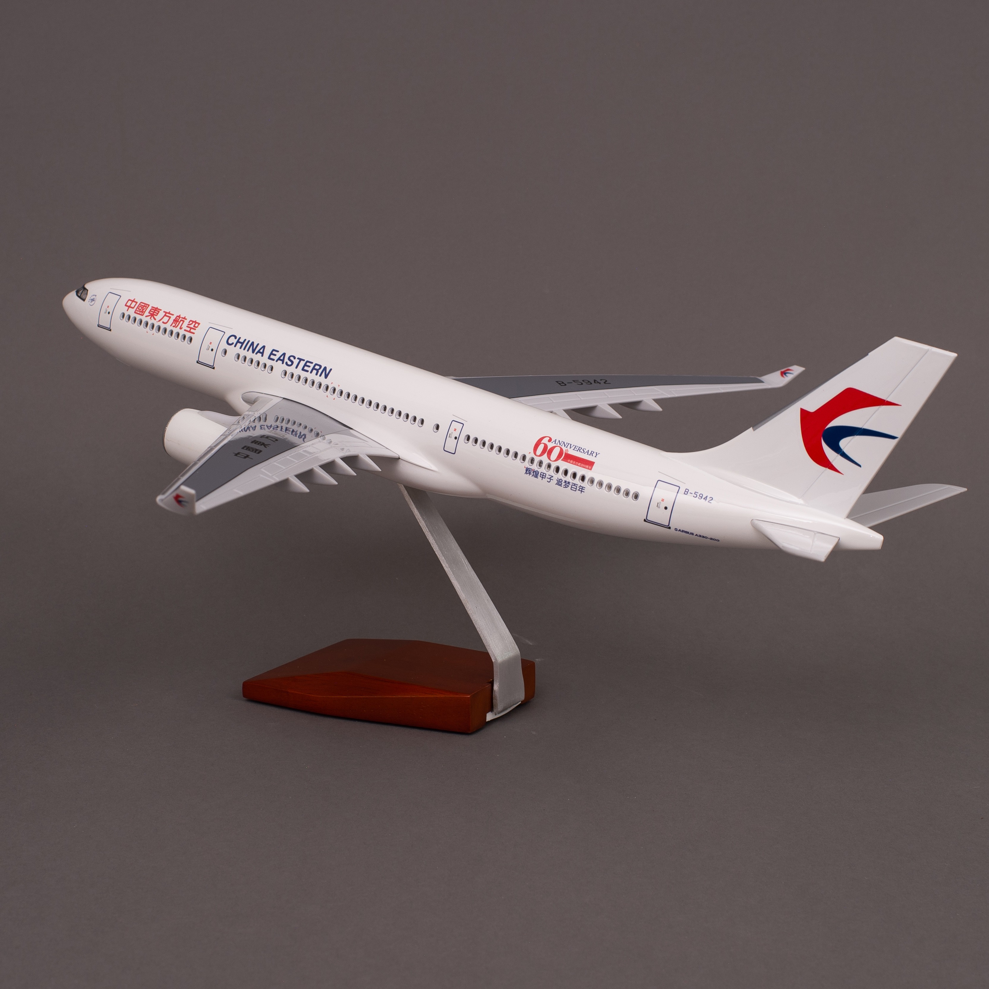 飞机模型（47cm斯里兰卡航空A330飞机模型）仿真飞机模型 ABS合成工程树脂飞机模型  航空 模型 合金模型详情17