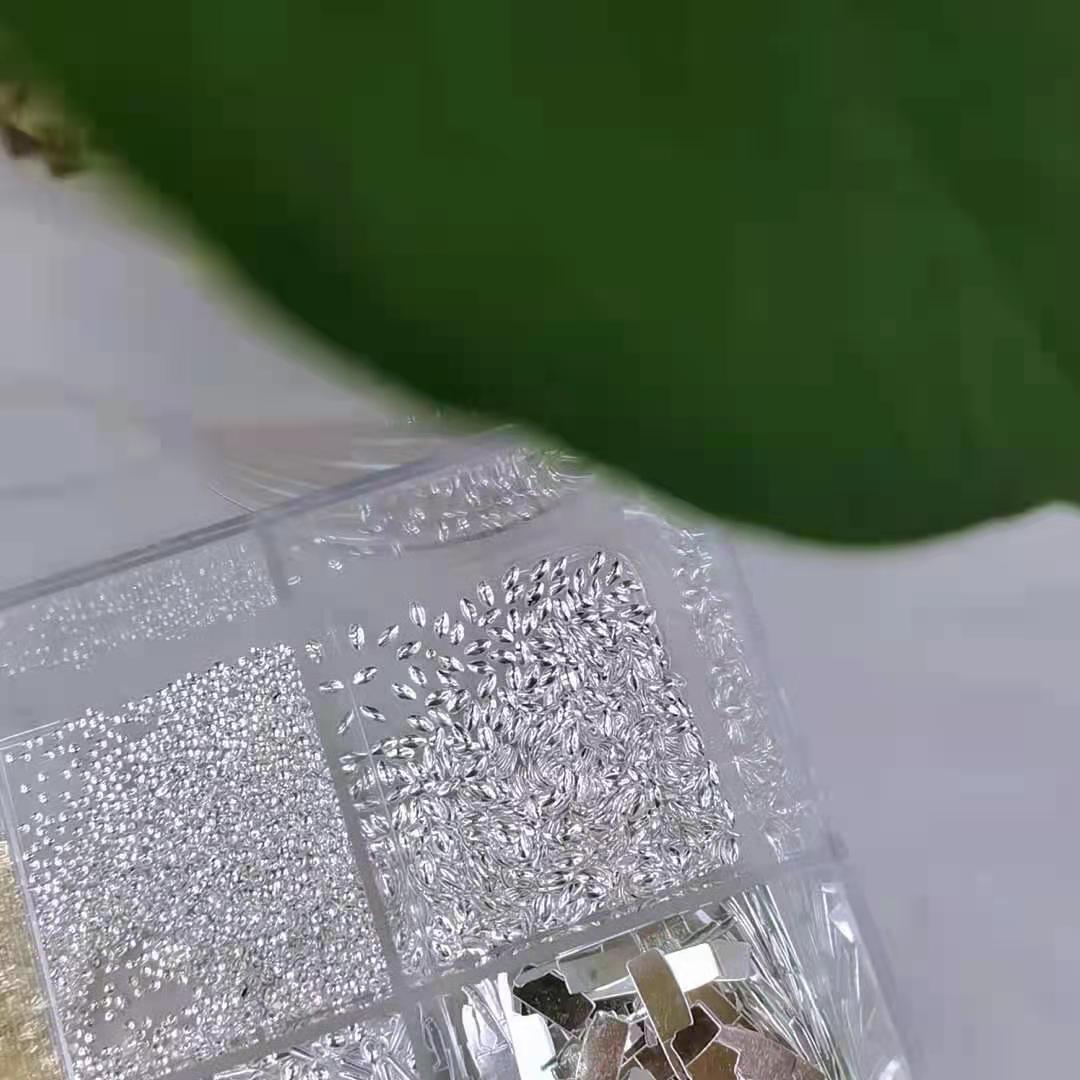 Nail art accessories with horse eyes are popular and fashionable Specification drawing