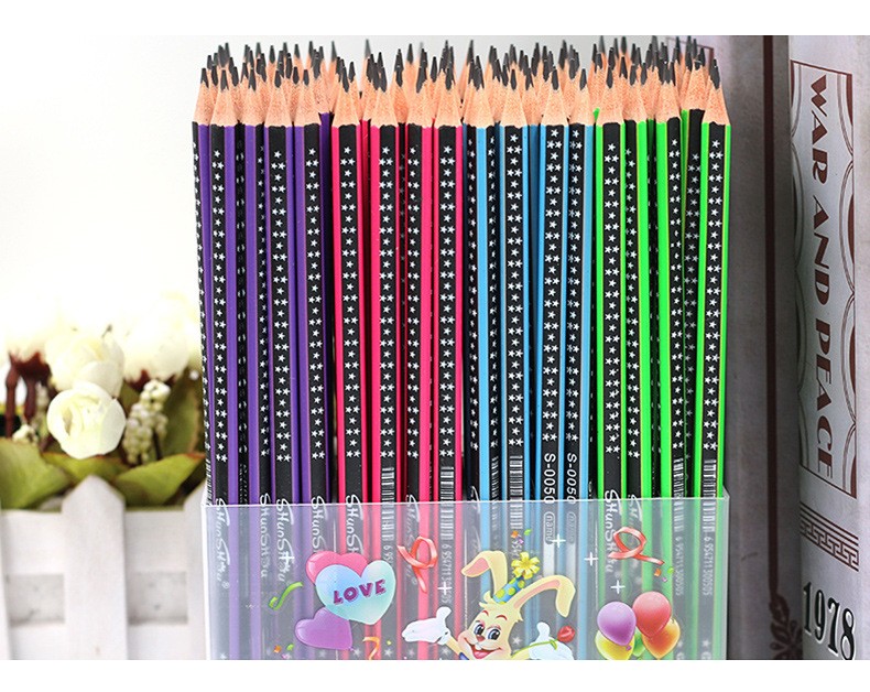 2020 New model of pencil, a safe and environmentally friendly writing pen for primary school students, 144 pieces of HB pencils in a box with a triangular rod detail image 6