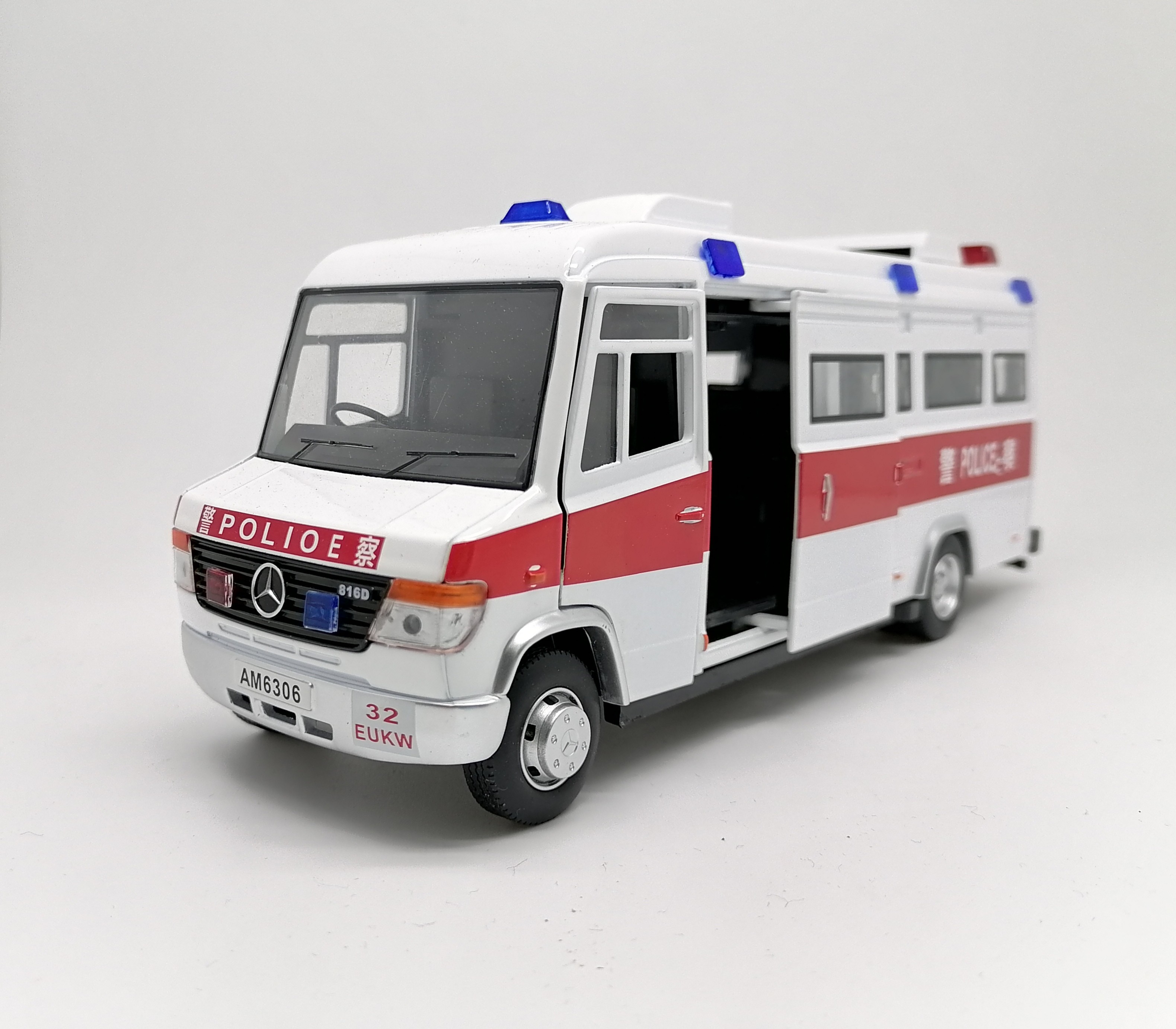Alloy toy model car sound and light rebound door opening children's gift detail image 4