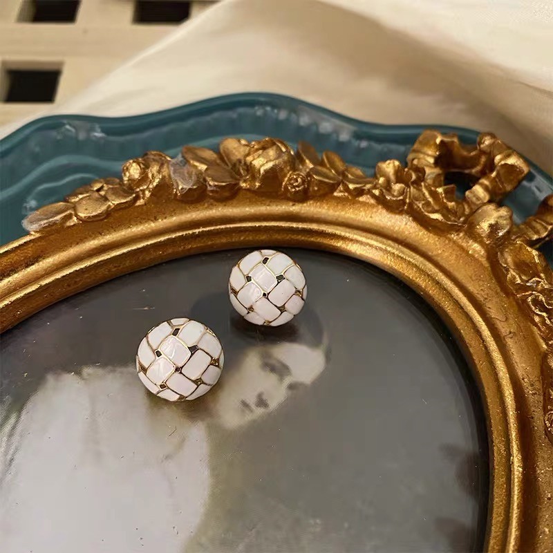 S925 Silver Needle Fashion Plaid Design Sense Earrings Niche Earrings Vintage Female Earrings Female details Picture