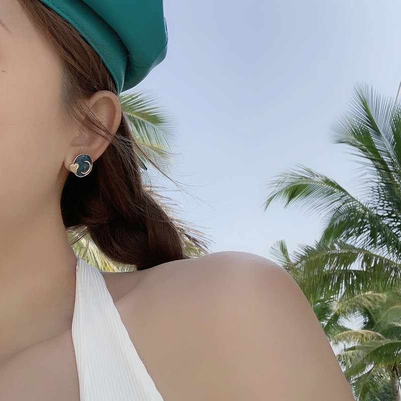 8 Hours Time Difference ~ Lovely Sweet Spring Summer Star Moon Asymmetrical Earrings Cure Blue Love Earrings New Earrings details Picture