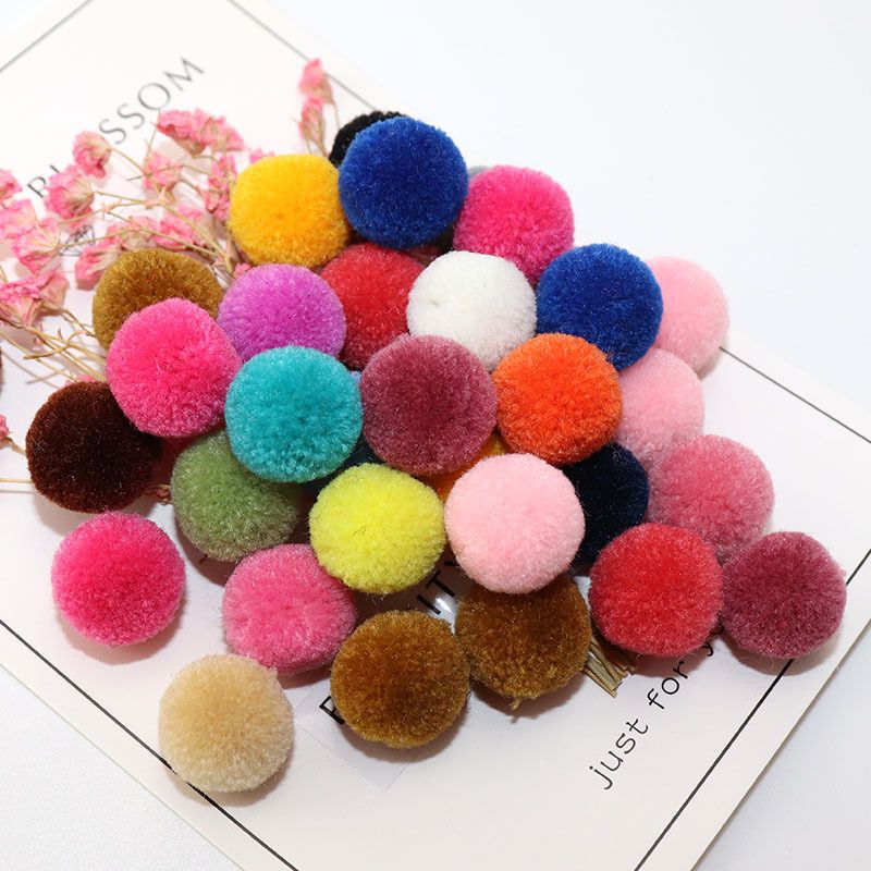 Wholesale of 1.5mm wool balls, cashmere and bayberry balls, clothing, hats, accessories and accessories from Xingsheng Ball Manufacturing KSM015