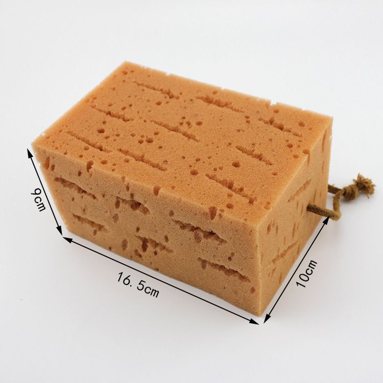 The thickened coral honeycomb car wash sponge is a large-pore water-absorbing sponge that won't damage the car paint details Picture