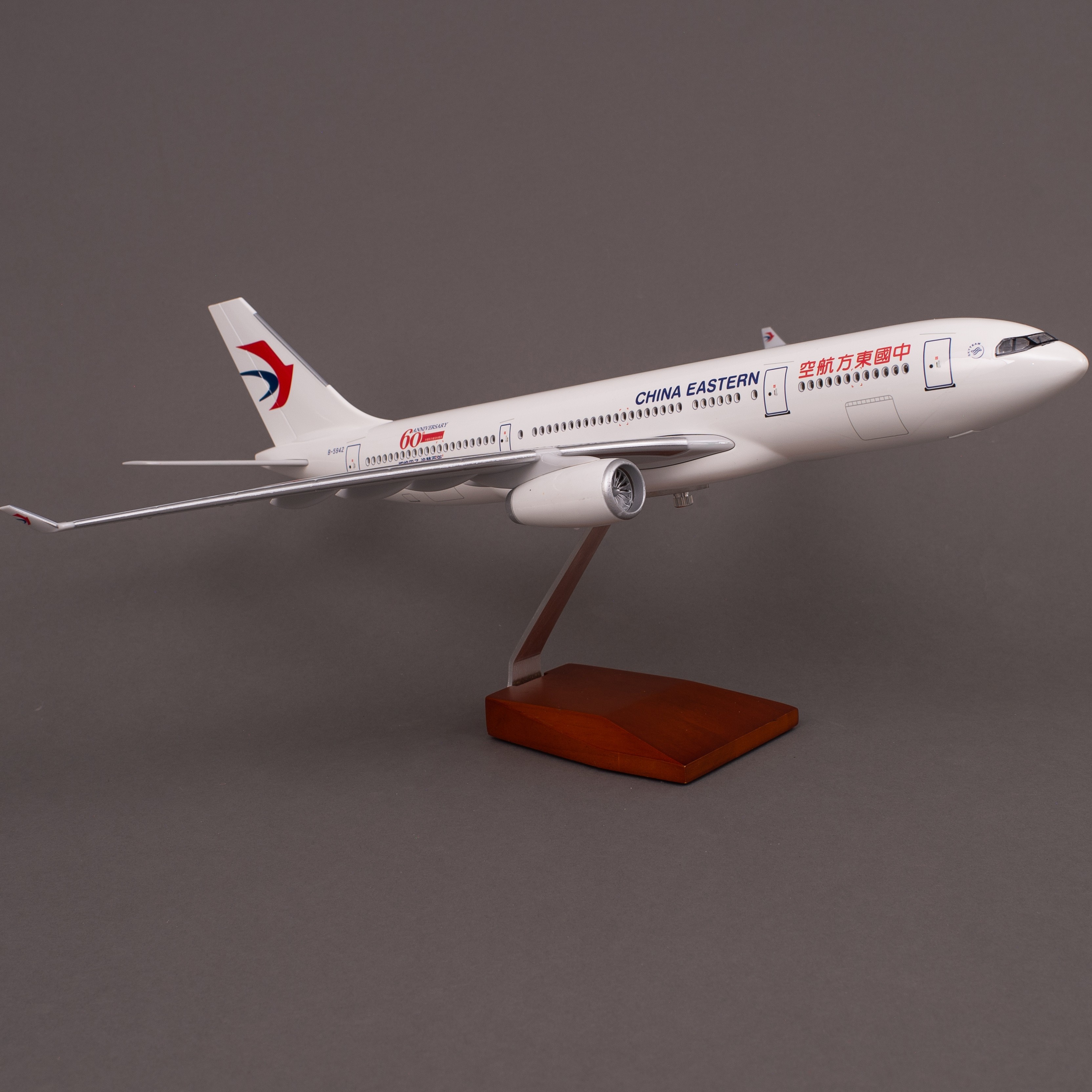 飞机模型（47cm斯里兰卡航空A330飞机模型）仿真飞机模型 ABS合成工程树脂飞机模型  航空 模型 合金模型详情14