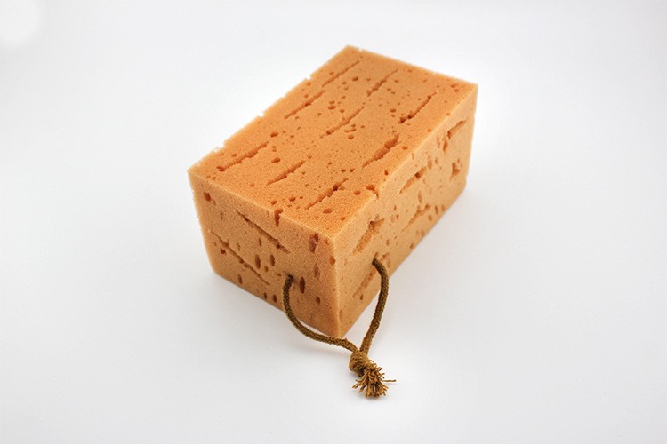 The thickened coral honeycomb car wash sponge is a large-pore water-absorbing sponge that won't damage the car paint detail image 4