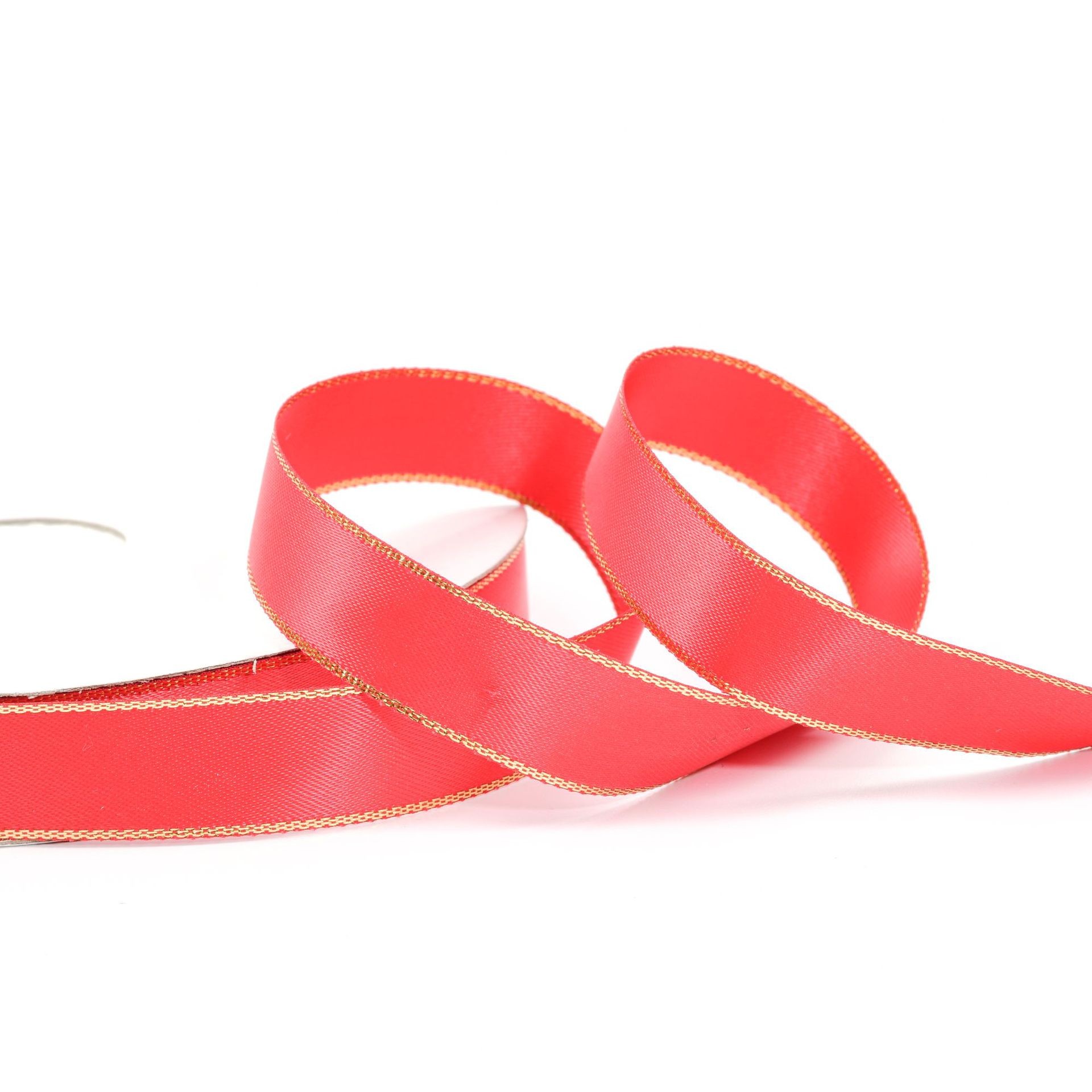Polyester Ribbon 1.5Cm Gold Polyester Ribbon With Flowers Costume Packaging With Clothing Accessories Custom Manufacturers Direct Supply Application Scenario