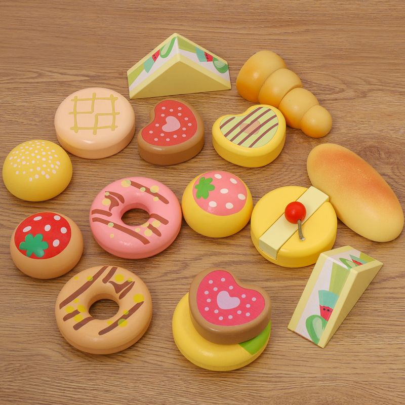 The wooden simulation mushroom mini cake is a children's pretend play toy with rich colors, strong fun, fine workmanship, visual ability cultivation, logical thinking ability exercise, and parent-child game